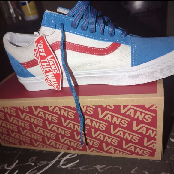 Vans - Picture 2 of 5